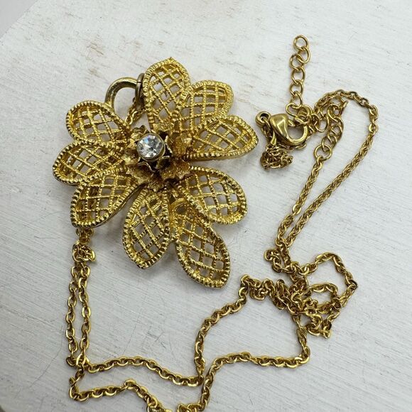Vintage Gold Tone Waffle Weave Flower Rhinestone Pendant Necklace Unique Spring - Picture 4 of 9